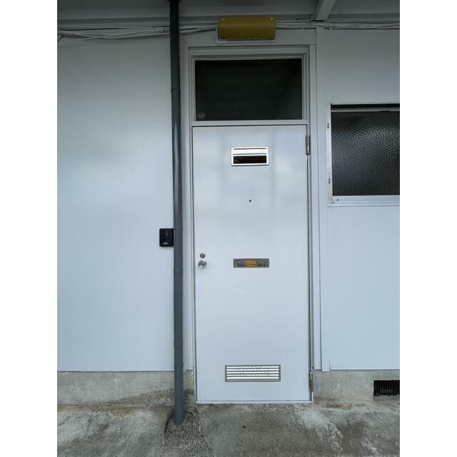 玄関　現況優先。