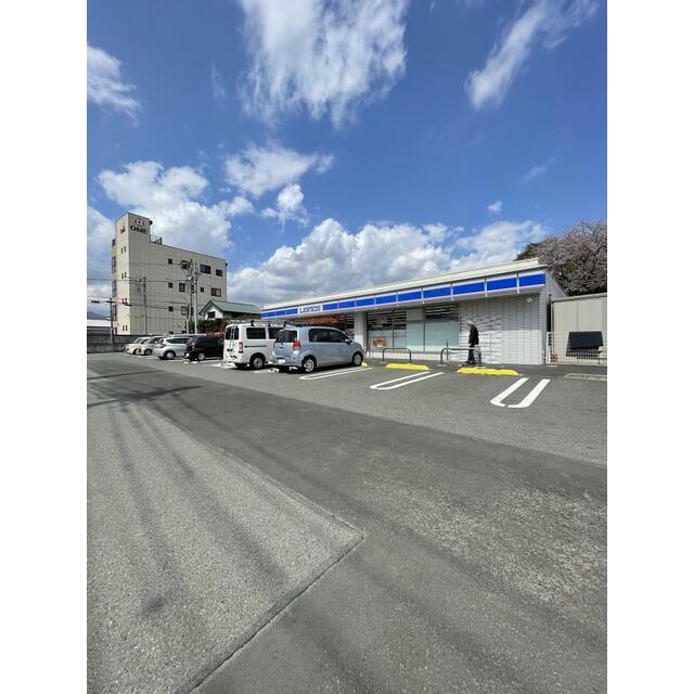 コンビニ　ローソン厚木飯山南店（コンビニ）まで224m