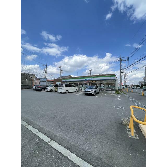 コンビニ　ファミリーマート厚木飯山店（コンビニ）まで630m