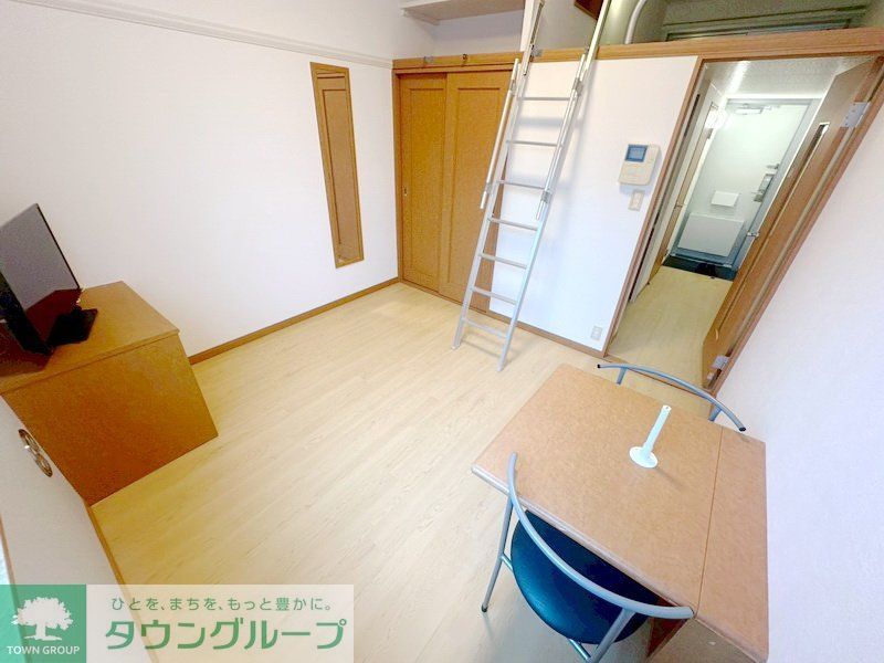 居室・リビング　別号室参考写真