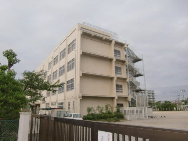 小学校　大洲小学校（小学校）まで327m