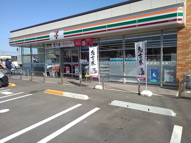 コンビニ　セブンイレブン基里小学校前店（コンビニ）まで700m