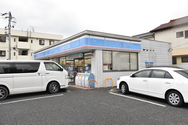 コンビニ　ローソン川口戸塚鋏町店（コンビニ）まで127m