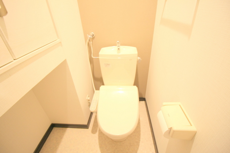 トイレ　※他号室の写真になります。雰囲気のご参考にどうぞ♪