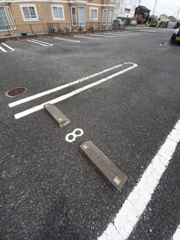 駐車場　駐車場があるので、車を買う予定の方も安心です