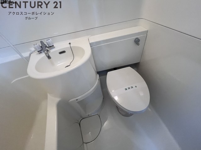 トイレ　シンプルで掃除のしやすいトイレです！