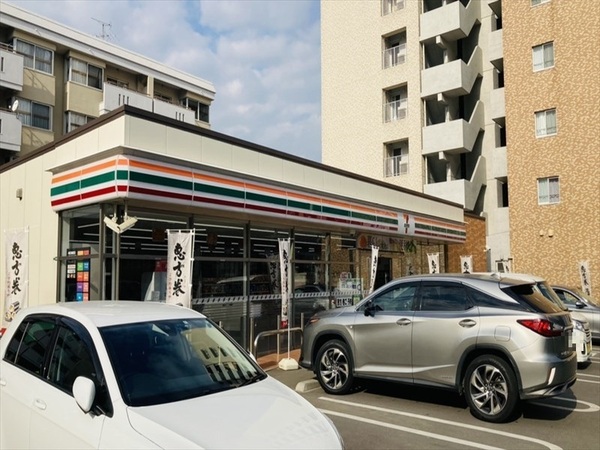 コンビニ　セブンイレブン博多山王1丁目店（コンビニ）まで274m