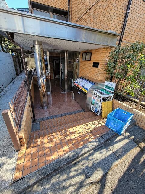 エントランス　毎日通るエントランスはこのようになっています