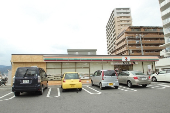 コンビニ　セブンイレブン広島五日市新宮苑店（コンビニ）まで346m