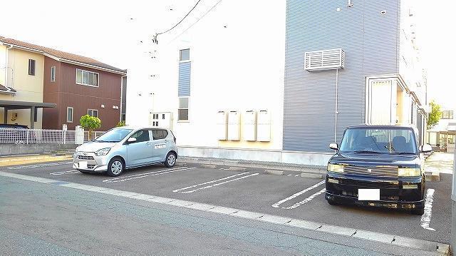 駐車場　駐車場