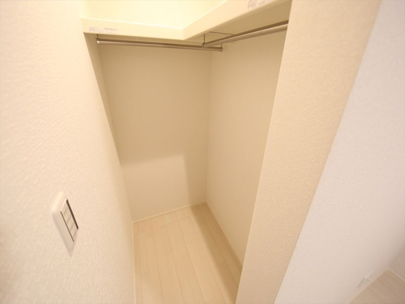 収納　ウォークインクローゼット付（収納充実してます）