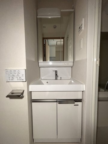 洗面設備　802号室のお部屋の写真になります。