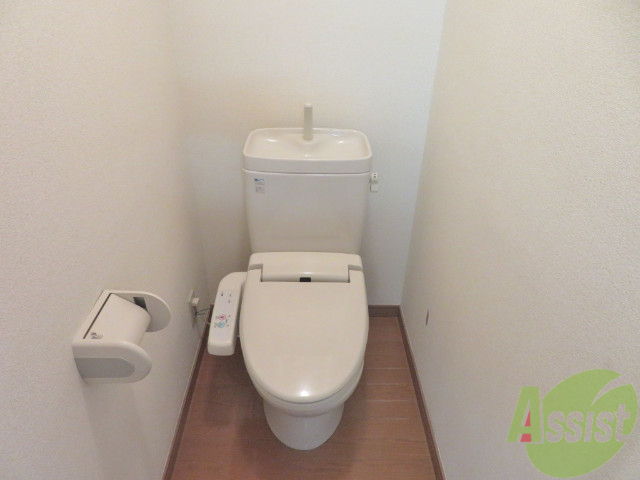 トイレ　ウォシュレット付きのトイレです。シャワートイレは日本の宝。