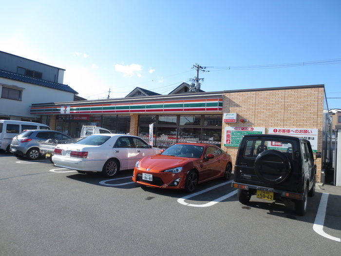 コンビニ　セブンイレブン（コンビニ）まで430m