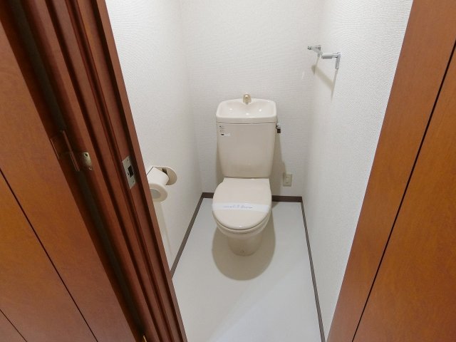 トイレ　別号室参考写真