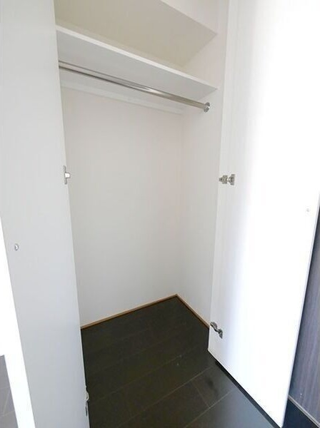 収納　※写真は同じマンションの違う部屋のものになります。