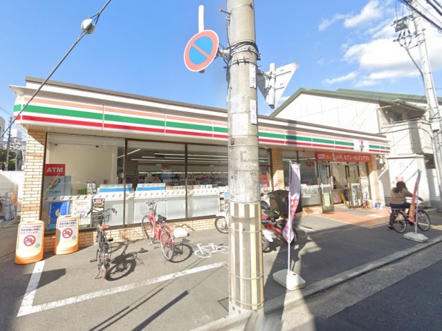 コンビニ　ローソン八尾東山本新町3丁目店（コンビニ）まで624m