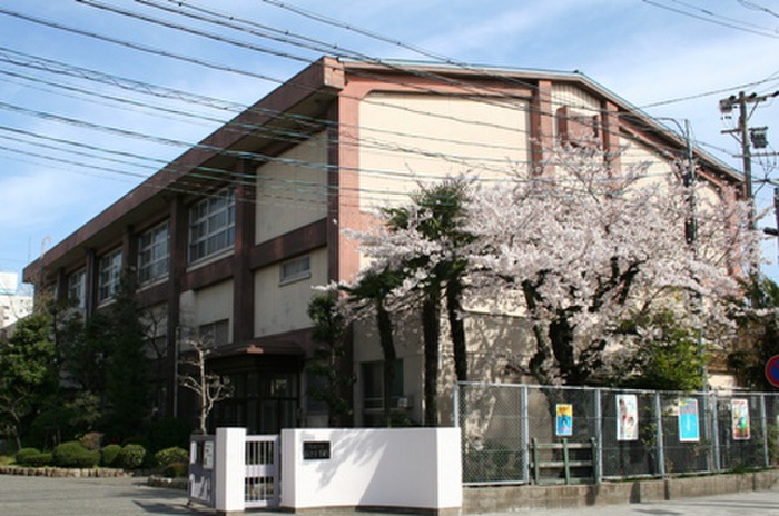 中学校　名古屋市立桜丘中学校（中学校）まで650m
