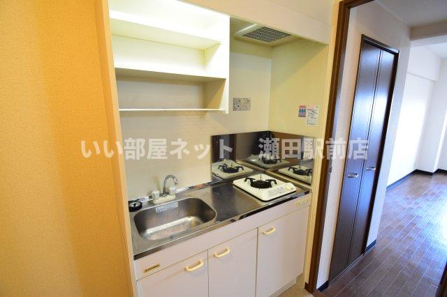 キッチン　※同建物の別のお部屋の写真です。