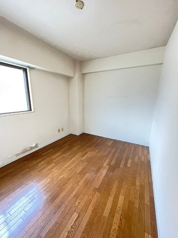 その他部屋・スペース　広くて明るい寝室