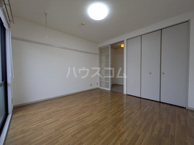 ＪＲ東海道本線 安倍川駅 徒歩7分 2階建 築29年の居間写真