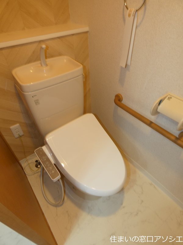 トイレ　ウォシュレット便座
