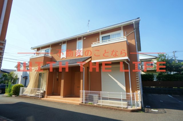 建物外観　落ち着いた雰囲気の外観です