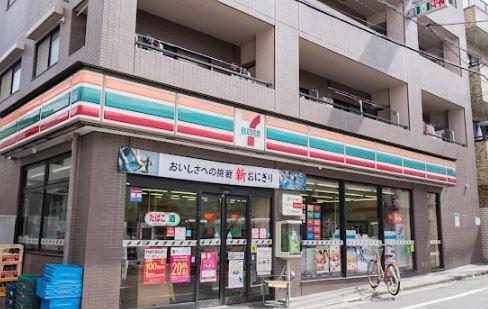 コンビニ　セブンイレブン 池袋本町店（コンビニ）まで359m