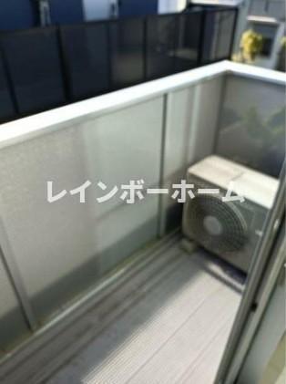 バルコニー　陽当たり良好なバルコニーです