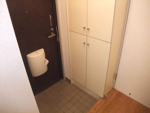玄関　タウンハウジング調布店まで♪