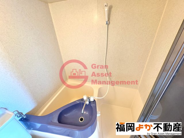 バス・シャワールーム　落ち着いた空間のお風呂です