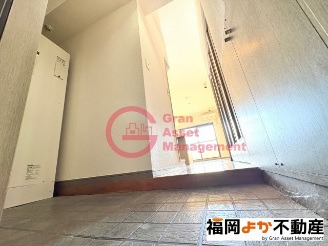玄関　明るく広い玄関です