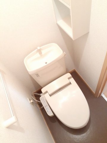 トイレ　清潔感のあるトイレです
