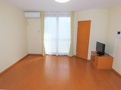 居室・リビング　家具家電が備え付けのお部屋です