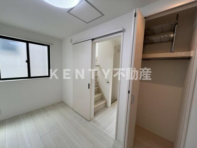 その他部屋・スペース　落ち着いて過ごせるお部屋なので、寝室にいかがでしょうか