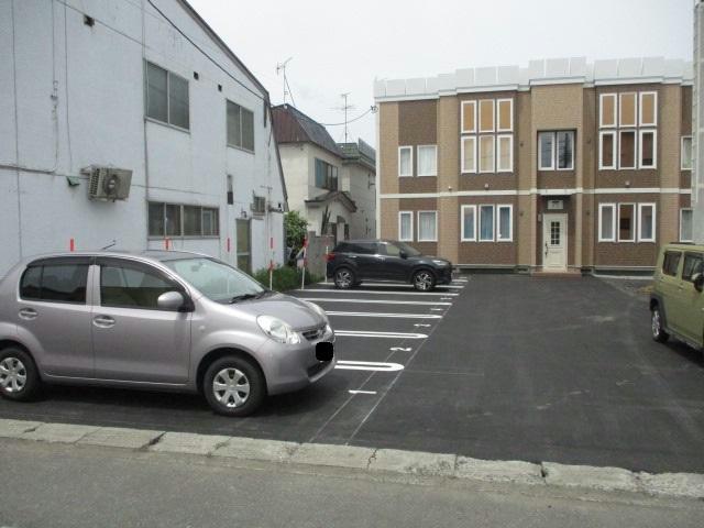 駐車場　駐車場