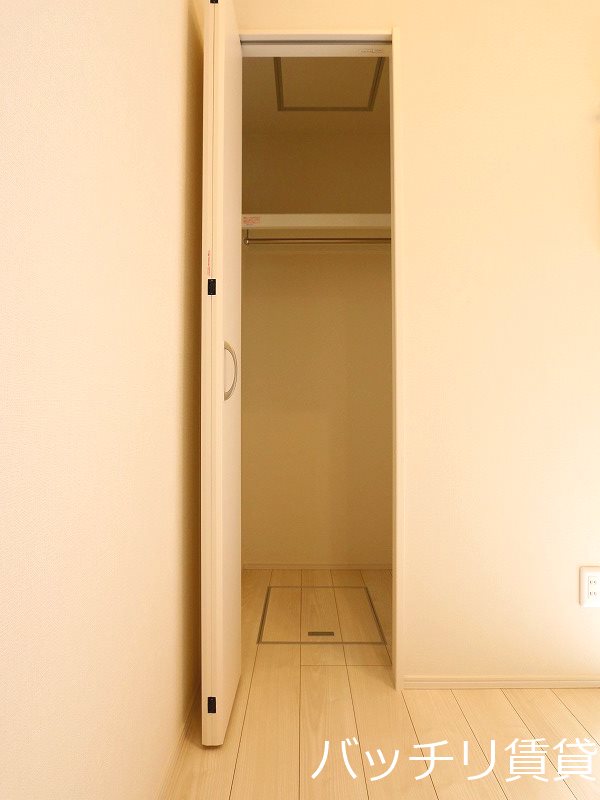 収納　画像は別号室タイプの為、現状を優先致します。