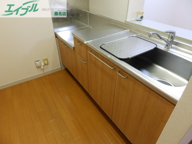 キッチン　別部屋反転参考写真です