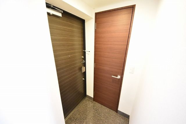 玄関　お問合せは(株)タウンハウジングレジデンス事業部までお問合…