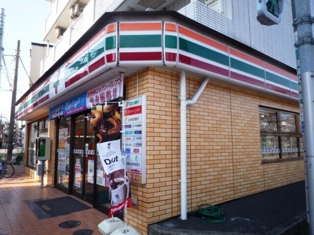 コンビニ　セブンイレブン練馬平和台3丁目店（コンビニ）まで321m