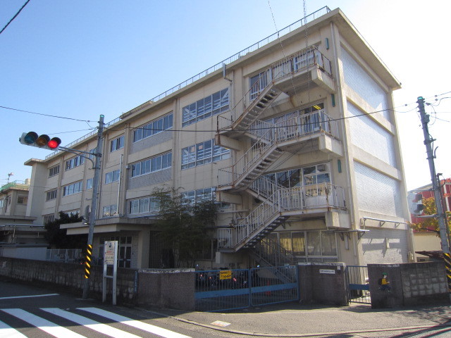 小学校　川崎市立南百合丘小学校（小学校）まで500m