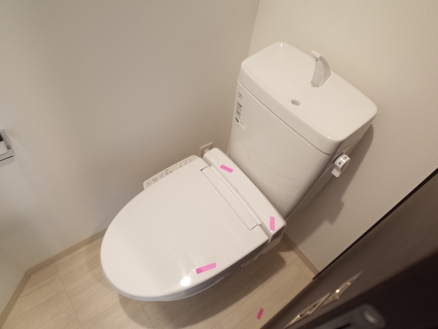 エステムコート神戸ハーバーランド前VIIレーベルのトイレ写真