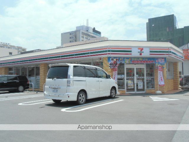 コンビニ　セブンイレブン（コンビニ）まで700m