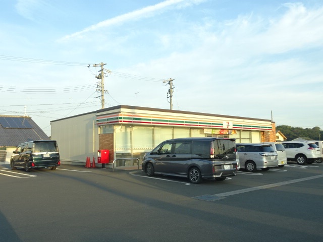 コンビニ　セブンイレブン（コンビニ）まで1184m