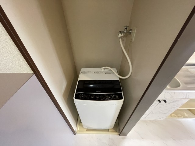 その他　洗濯機はついていません。