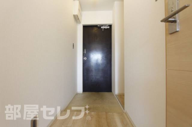 玄関　５０５号室撮影