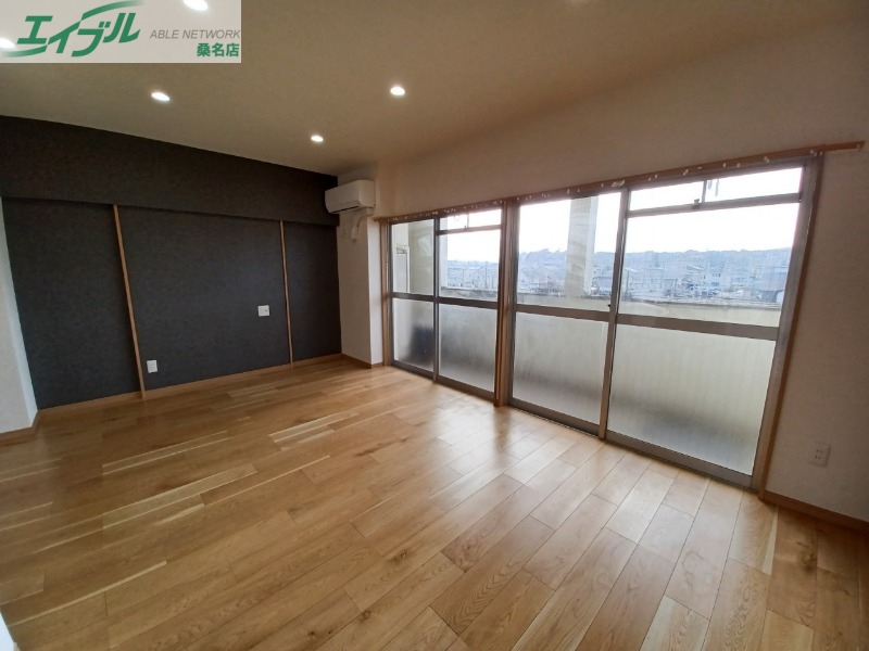 居室・リビング　同型別部屋の写真になります。