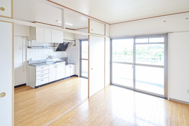 UR所沢パークタウン駅前通りの居間写真