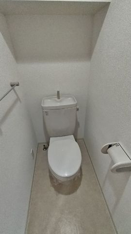 トイレ　参考写真（同物件別部屋）