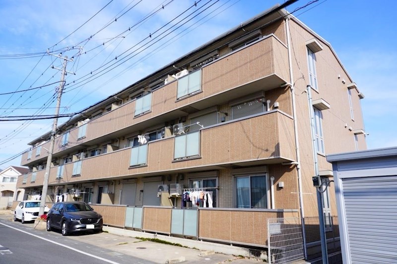 建物外観　吉川美南駅徒歩8分（640ｍ）